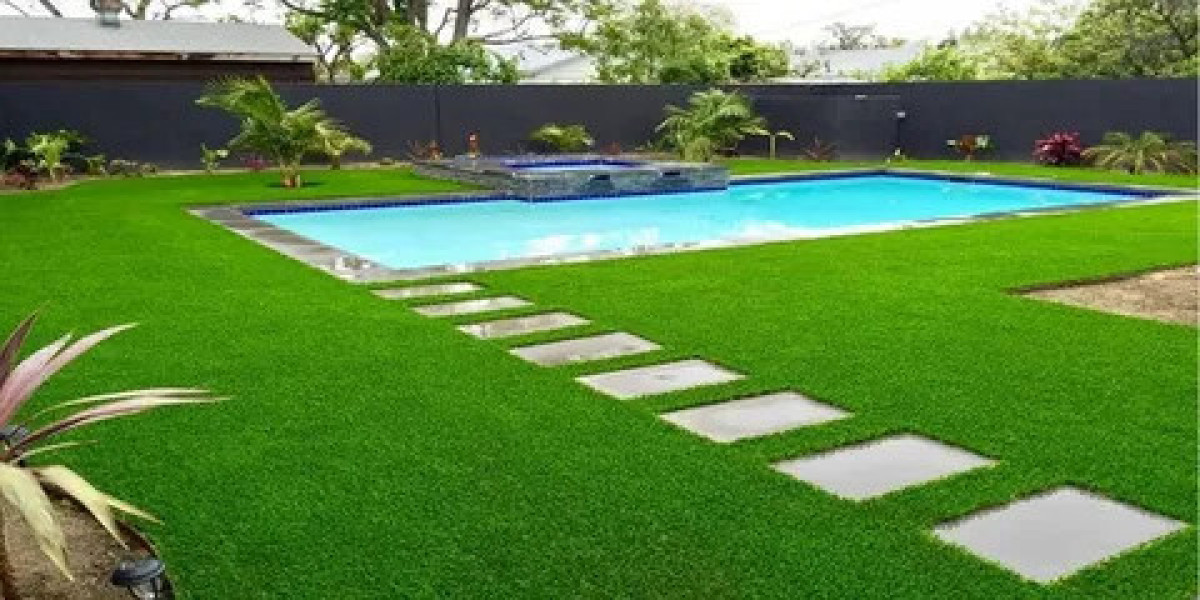 Professional Artificial Grass in Seattle, WA for Low-Maintenance Landscapes