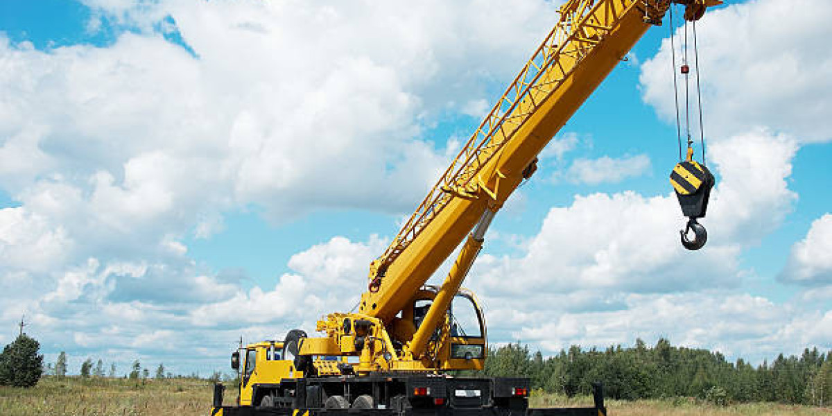 How Crane Demand Is Reshaping Saudi Arabia’s Construction